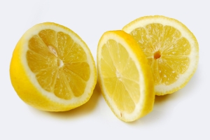 The Benefits of Lemon in Your Drinking Water